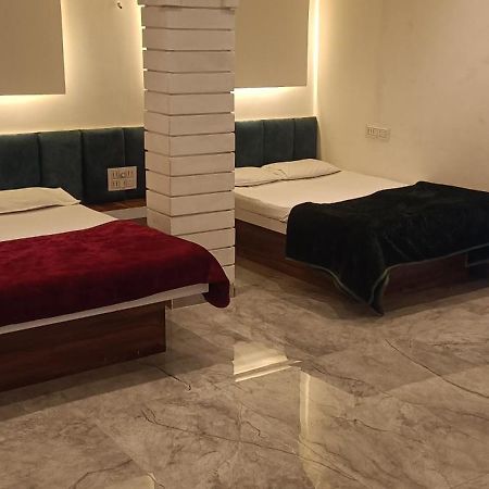 Maharaja Guest House Nashikkar Akalkot Esterno foto