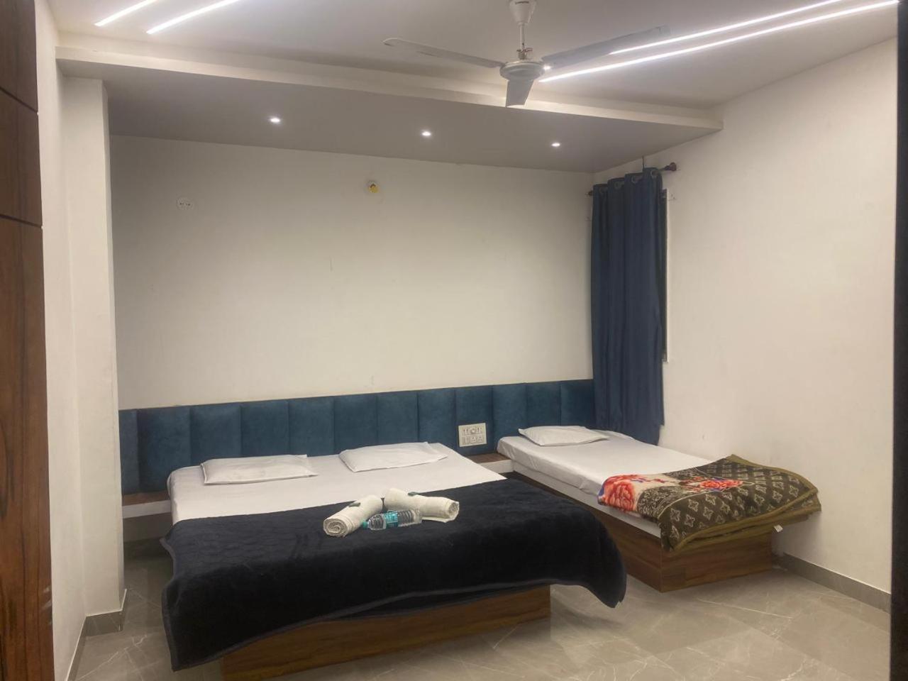 Maharaja Guest House Nashikkar Akalkot Esterno foto