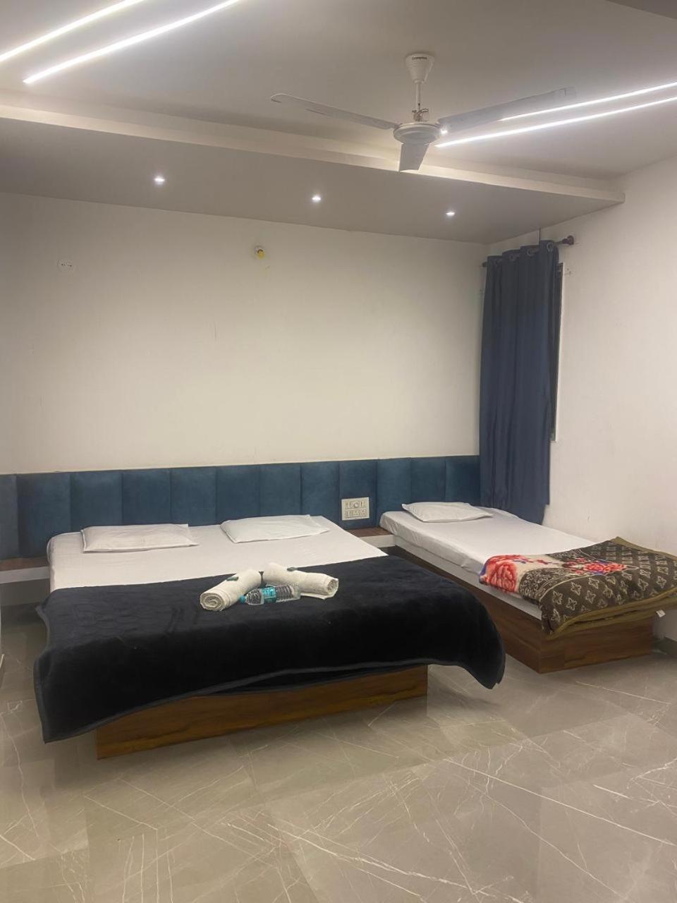 Maharaja Guest House Nashikkar Akalkot Esterno foto