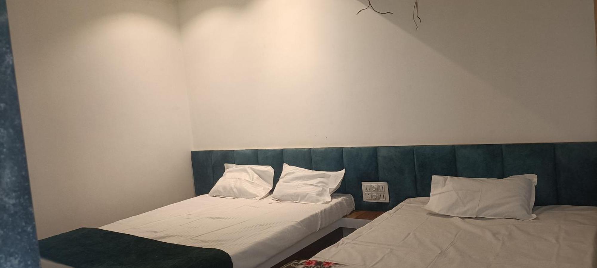 Maharaja Guest House Nashikkar Akalkot Esterno foto