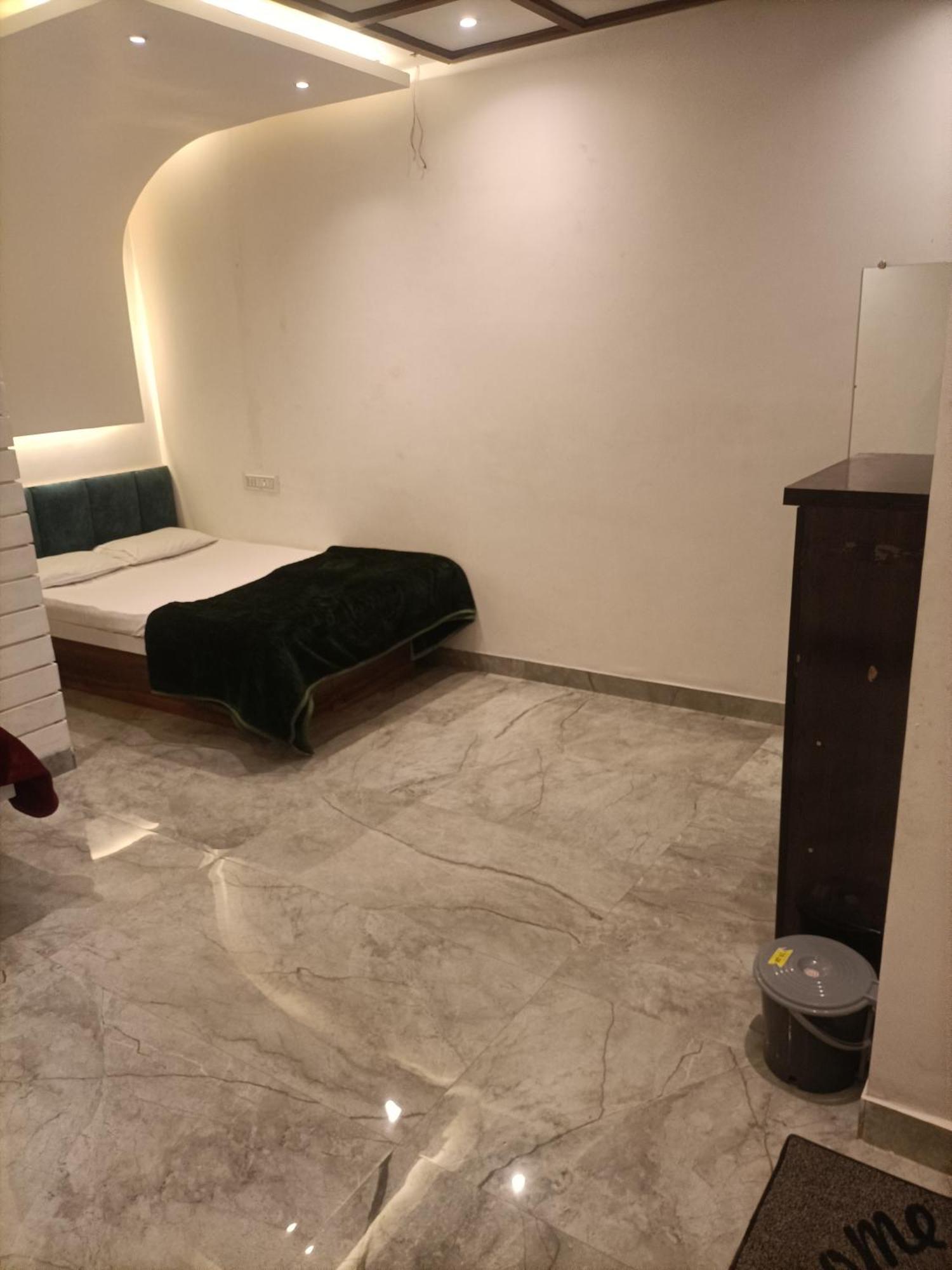 Maharaja Guest House Nashikkar Akalkot Esterno foto